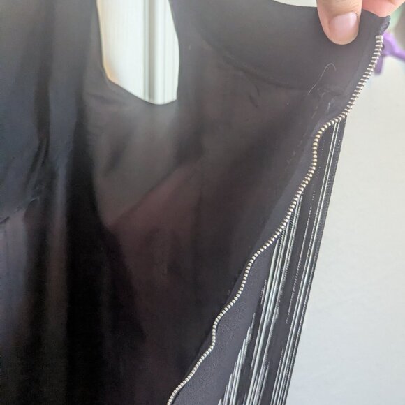 RARE FANTASY FIND VINTAGE 60s | BOMBSHELLL WIGGLE DRESS WITH FRINGE !! | 8 | EVC - Picture 8 of 10